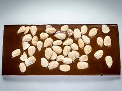 Tablette Chocolat Lait 38 % Amandes - 80 g